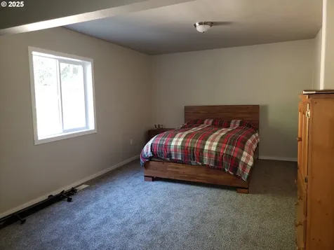 85287 Hemlock Street Florence OR 97439