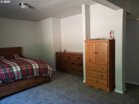 85287 Hemlock Street Florence OR 97439