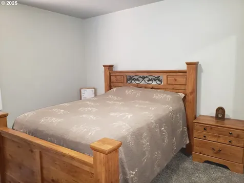 85287 Hemlock Street Florence OR 97439