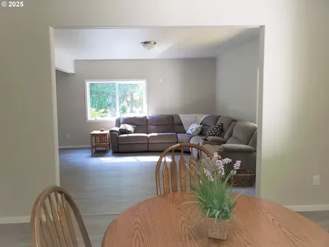 85287 Hemlock Street Florence OR 97439