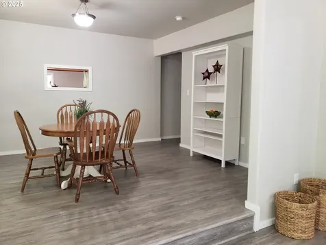 85287 Hemlock Street Florence OR 97439