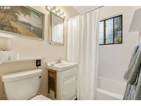 1112 NE 74th Avenue Portland OR 97213