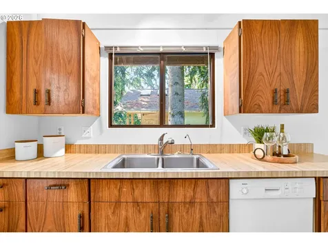 9316 SW 8th Drive Portland OR 97219