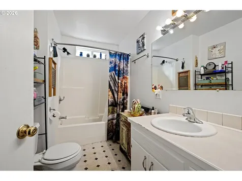 76317 Klohn Road Oakridge OR 97463