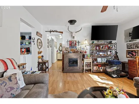 76317 Klohn Road Oakridge OR 97463