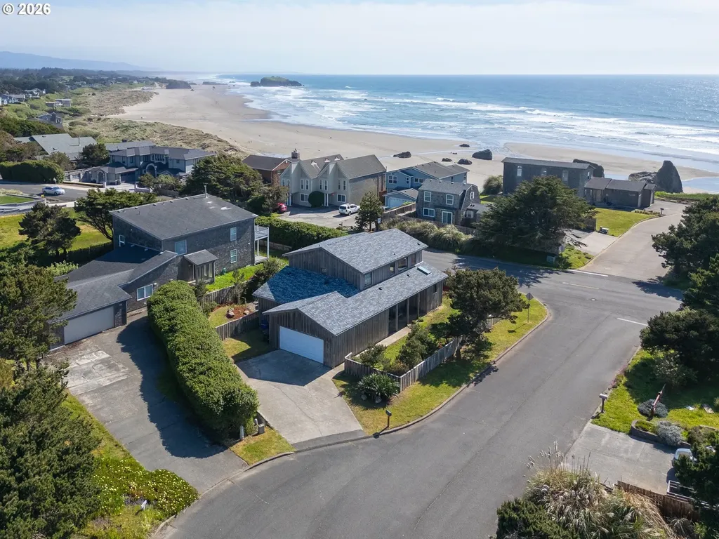 1305 Strawberry Drive Bandon OR 97411