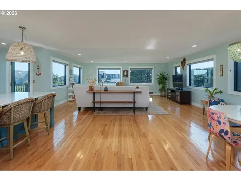 1305 Strawberry Drive Bandon OR 97411