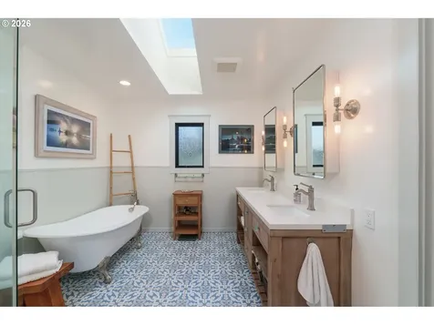 1305 Strawberry Drive Bandon OR 97411