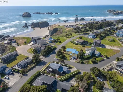 1305 Strawberry Drive Bandon OR 97411