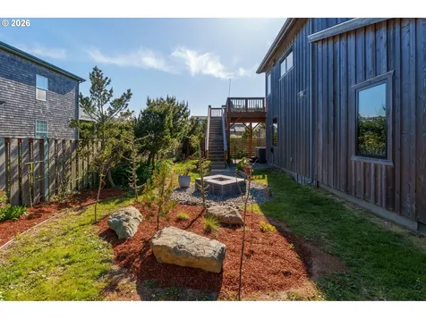 1305 Strawberry Drive Bandon OR 97411