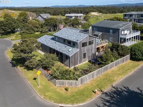 1305 Strawberry Drive Bandon OR 97411