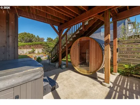 1305 Strawberry Drive Bandon OR 97411