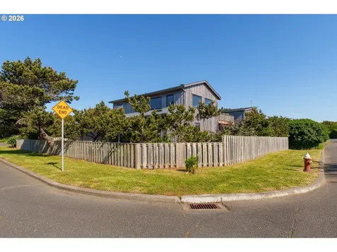 1305 Strawberry Drive Bandon OR 97411