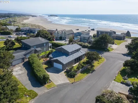 1305 Strawberry Drive Bandon OR 97411