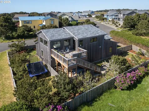 1305 Strawberry Drive Bandon OR 97411