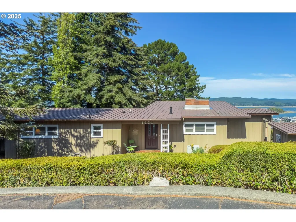 1434 Hillside Court Coos Bay OR 97420