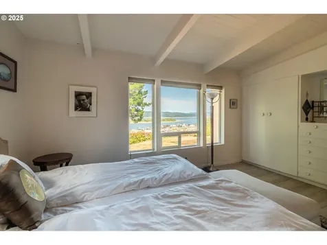 1434 Hillside Court Coos Bay OR 97420