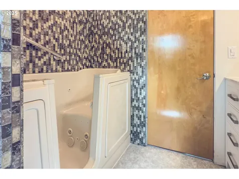 1434 Hillside Court Coos Bay OR 97420