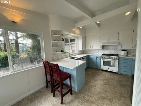 1434 Hillside Court Coos Bay OR 97420