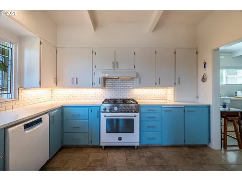 1434 Hillside Court Coos Bay OR 97420