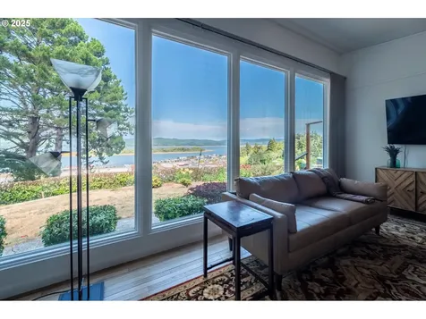 1434 Hillside Court Coos Bay OR 97420