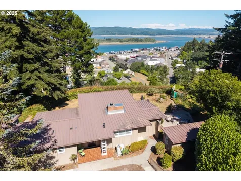 1434 Hillside Court Coos Bay OR 97420