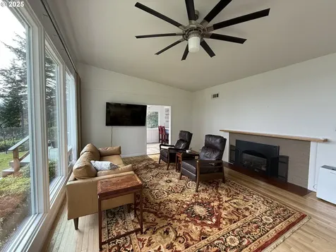 1434 Hillside Court Coos Bay OR 97420