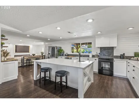 1007 NE 100th Avenue Vancouver WA 98664