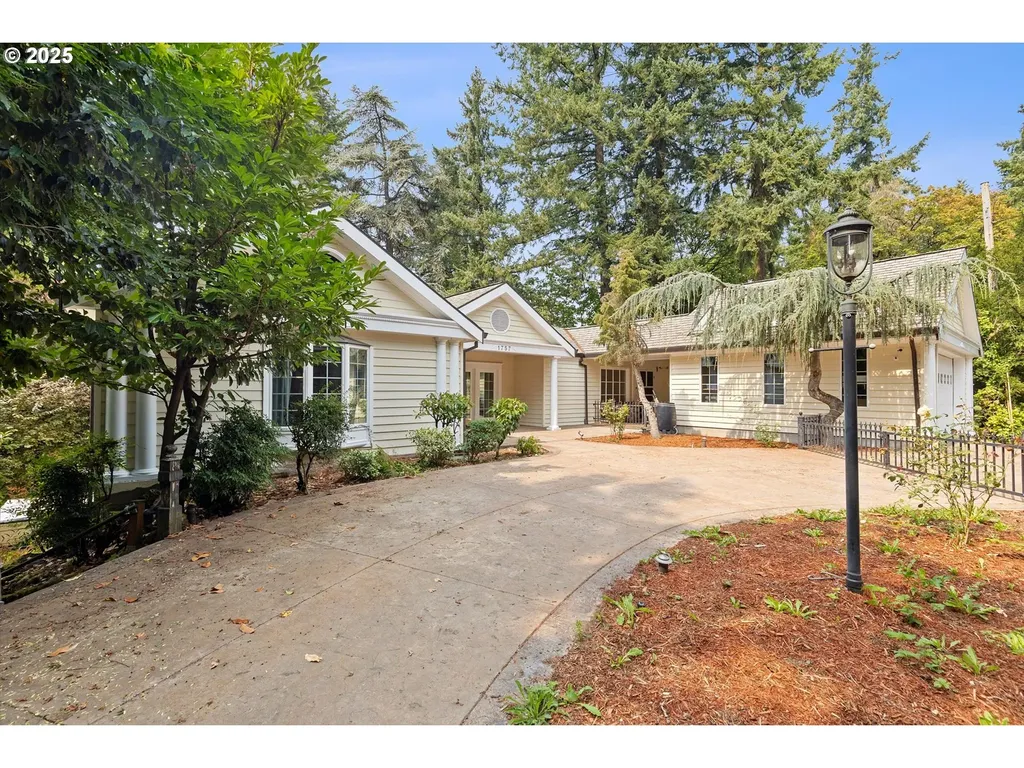 1757 SW Prospect Drive Portland OR 97201