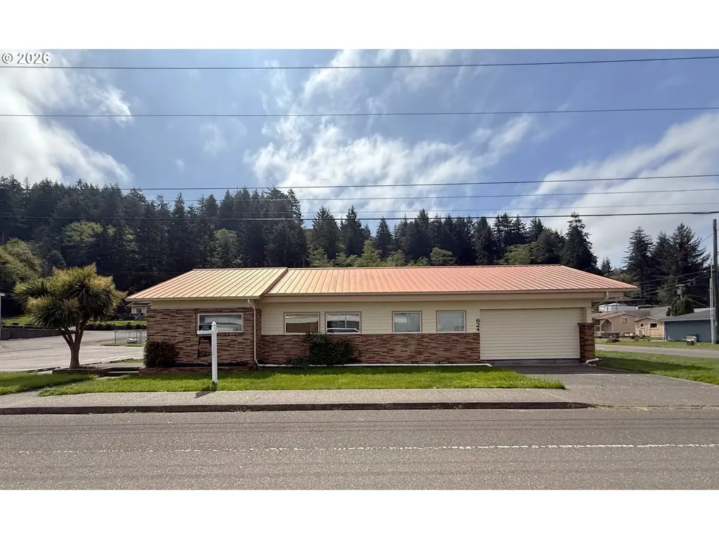 624 Winchester Avenue Winchester Bay OR 97467