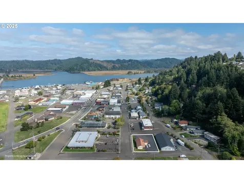 624 Winchester Avenue Winchester Bay OR 97467