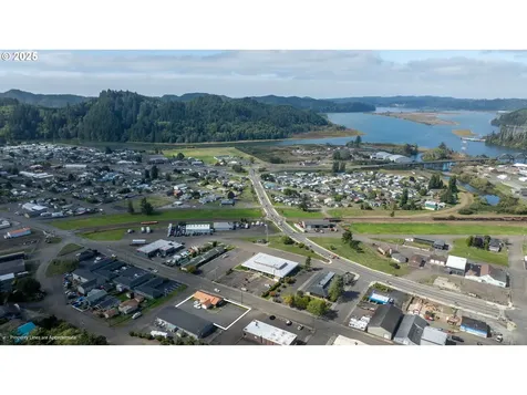 624 Winchester Avenue Winchester Bay OR 97467