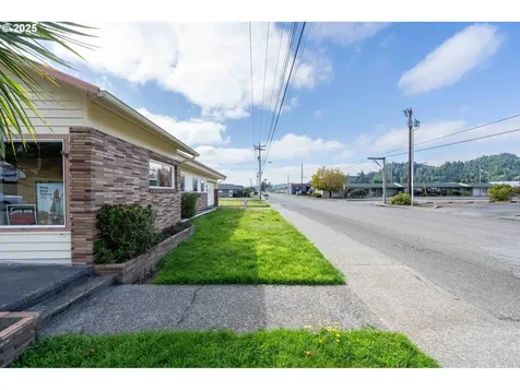 624 Winchester Avenue Winchester Bay OR 97467