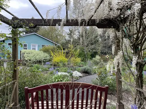 13755 SW Bonnie Brae Court Beaverton OR 97005