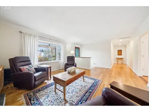 13755 SW Bonnie Brae Court Beaverton OR 97005