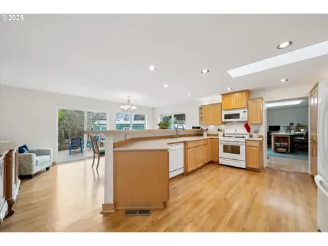13755 SW Bonnie Brae Court Beaverton OR 97005