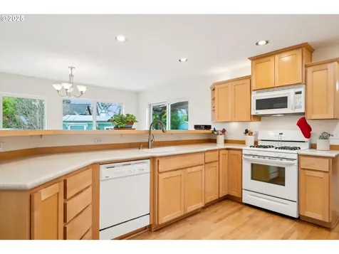 13755 SW Bonnie Brae Court Beaverton OR 97005
