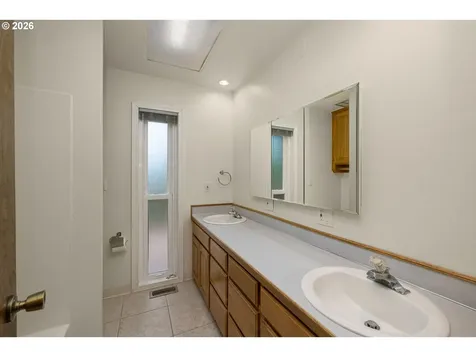 2921 SE Brian Street Hillsboro OR 97123