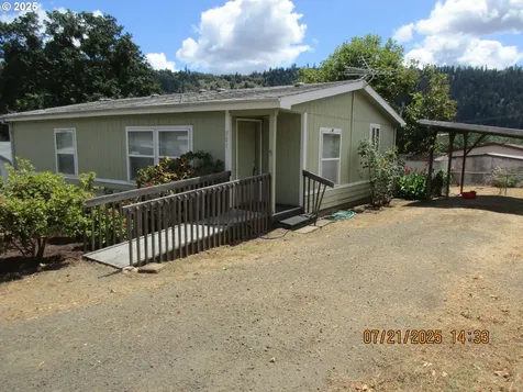 751 SE Meadowood Drive Winston OR 97496