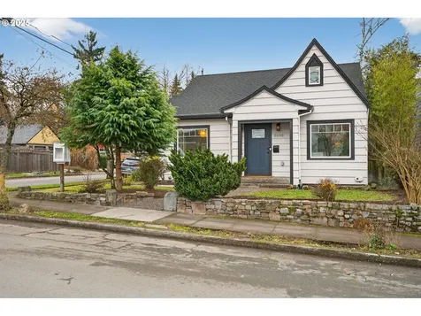 5030 SE Bush Street Portland OR 97206