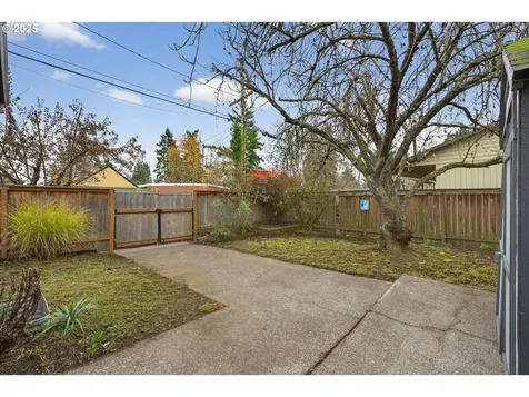 5030 SE Bush Street Portland OR 97206