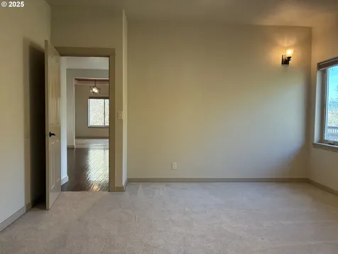 286 Winchester Creek Avenue Winchester OR 97495