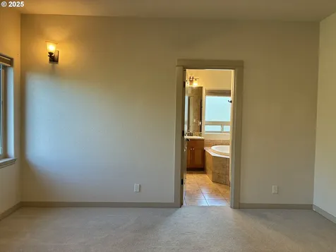 286 Winchester Creek Avenue Winchester OR 97495