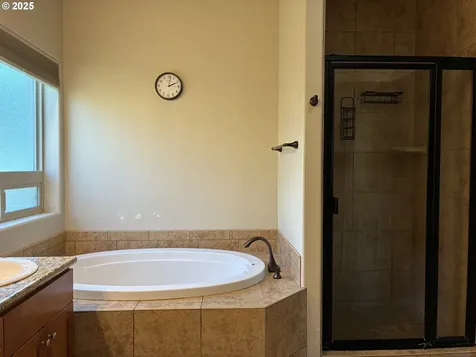 286 Winchester Creek Avenue Winchester OR 97495