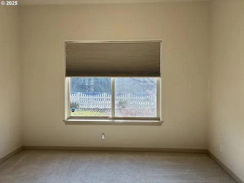 286 Winchester Creek Avenue Winchester OR 97495