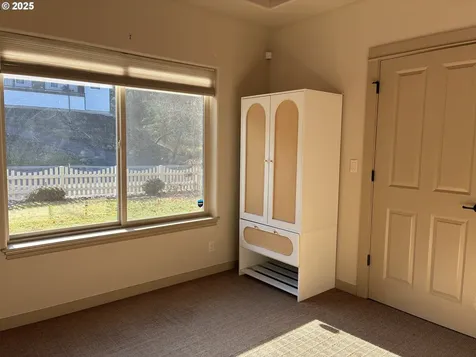 286 Winchester Creek Avenue Winchester OR 97495