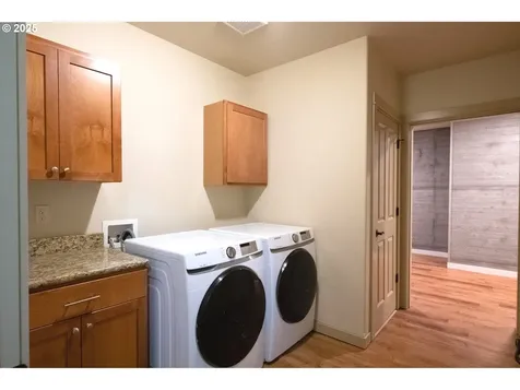 286 Winchester Creek Avenue Winchester OR 97495