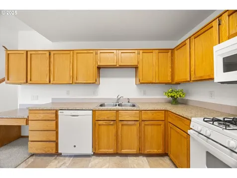6218 SW View Point Terrace Portland OR 97239