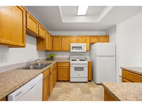 6218 SW View Point Terrace Portland OR 97239