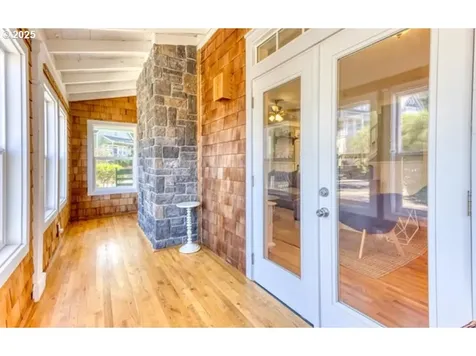 2685 SW Beach Avenue Lincoln City OR 97367